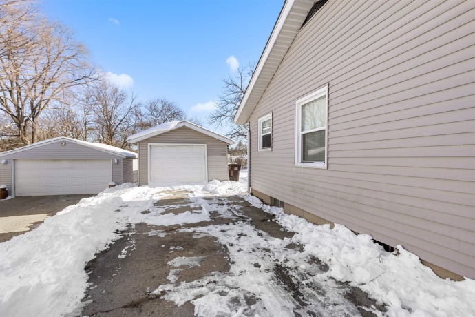 2316 Cornell, ROCKFORD, Illinois 61108, 3 Bedrooms Bedrooms, ,1 BathroomBathrooms,House,For Sale,Cornell,202507450