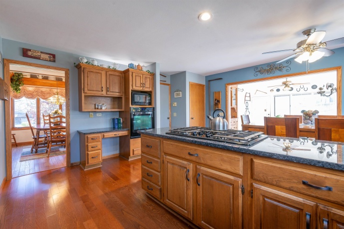 684 Sioux, FREEPORT, Illinois 61032, 4 Bedrooms Bedrooms, ,3 BathroomsBathrooms,House,For Sale,Sioux,202507451