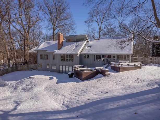 684 Sioux, FREEPORT, Illinois 61032, 4 Bedrooms Bedrooms, ,3 BathroomsBathrooms,House,For Sale,Sioux,202507451