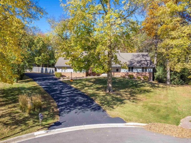 684 Sioux, FREEPORT, Illinois 61032, 4 Bedrooms Bedrooms, ,3 BathroomsBathrooms,House,For Sale,Sioux,202507451