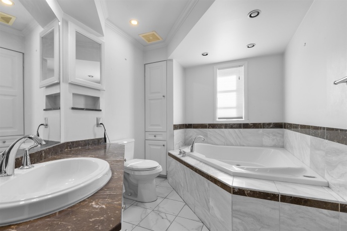 2020 GLENVIEW, ROCKFORD, Illinois 61107, 3 Bedrooms Bedrooms, ,2 BathroomsBathrooms,House,For Sale,GLENVIEW,202506070