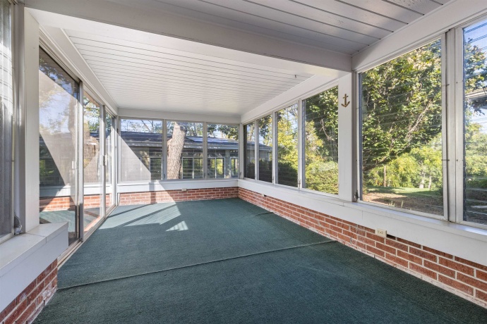 2020 GLENVIEW, ROCKFORD, Illinois 61107, 3 Bedrooms Bedrooms, ,2 BathroomsBathrooms,House,For Sale,GLENVIEW,202506070