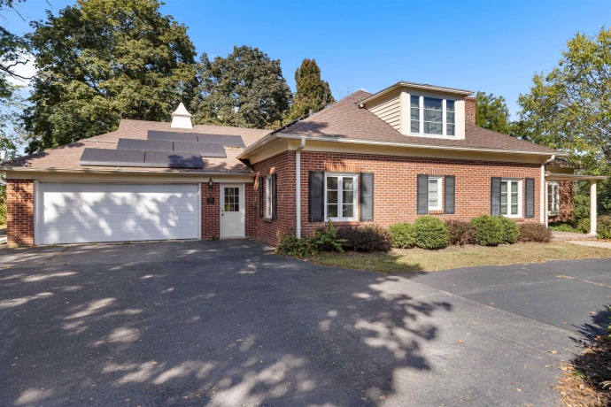 2020 GLENVIEW, ROCKFORD, Illinois 61107, 3 Bedrooms Bedrooms, ,2 BathroomsBathrooms,House,For Sale,GLENVIEW,202506070