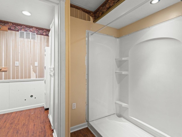 3619 Chippewa, ROCKFORD, Illinois 61102, 3 Bedrooms Bedrooms, ,3 BathroomsBathrooms,House,For Sale,Chippewa,202507300