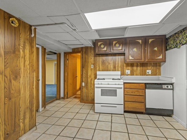 3619 Chippewa, ROCKFORD, Illinois 61102, 3 Bedrooms Bedrooms, ,3 BathroomsBathrooms,House,For Sale,Chippewa,202507300