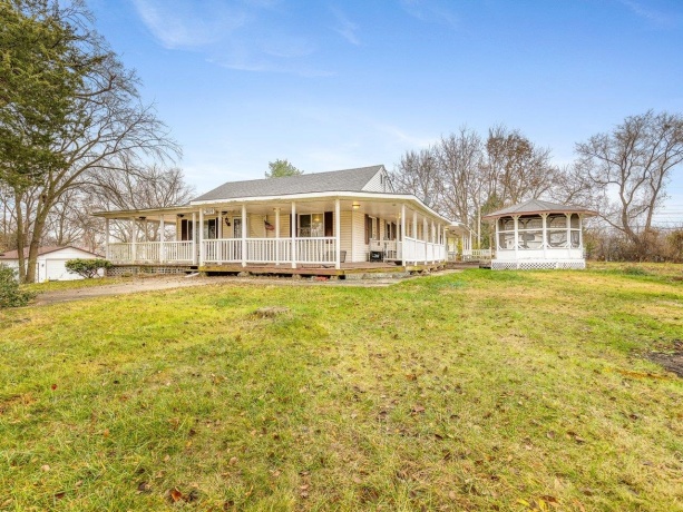 3619 Chippewa, ROCKFORD, Illinois 61102, 3 Bedrooms Bedrooms, ,3 BathroomsBathrooms,House,For Sale,Chippewa,202507300