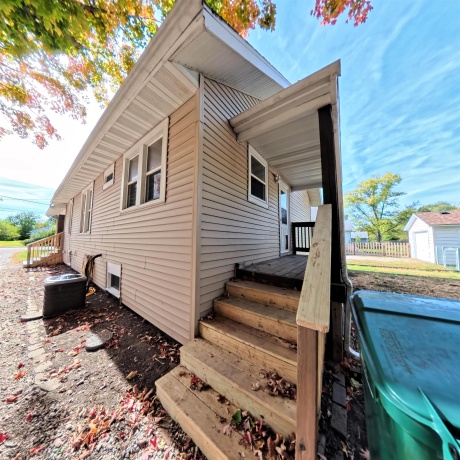 118 3rd, Streator, Illinois 61364, 2 Bedrooms Bedrooms, ,1 BathroomBathrooms,House,For Sale,3rd,202507479