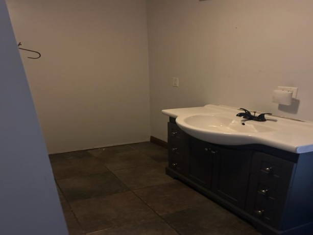 1434 Elm, ROCKFORD, Illinois 61102, 5 Bedrooms Bedrooms, ,1 BathroomBathrooms,House,For Sale,Elm,202507484