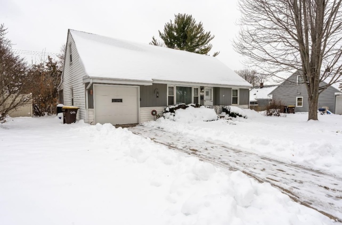 2911 18th, ROCKFORD, Illinois 61108, 2 Bedrooms Bedrooms, ,1 BathroomBathrooms,House,For Sale,18th,202507486