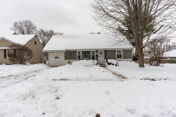 2911 18th, ROCKFORD, Illinois 61108, 2 Bedrooms Bedrooms, ,1 BathroomBathrooms,House,For Sale,18th,202507486