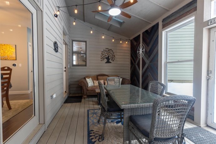 2 Canton, GALENA, Illinois 61036, 4 Bedrooms Bedrooms, ,3 BathroomsBathrooms,House,For Sale,Canton,202507497