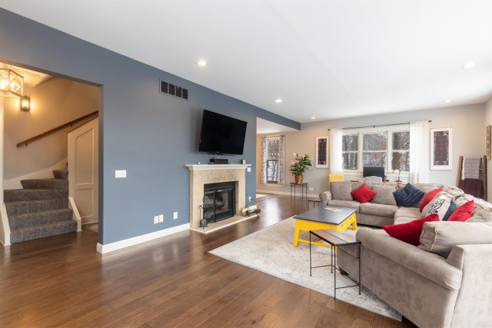 2 Canton, GALENA, Illinois 61036, 4 Bedrooms Bedrooms, ,3 BathroomsBathrooms,House,For Sale,Canton,202507497