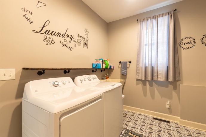 2 Canton, GALENA, Illinois 61036, 4 Bedrooms Bedrooms, ,3 BathroomsBathrooms,House,For Sale,Canton,202507497