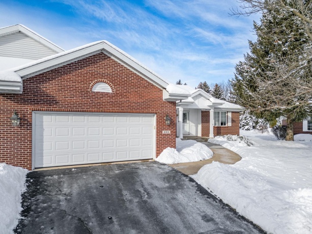 225 Secretariats Way, BELVIDERE, Illinois 61008, 3 Bedrooms Bedrooms, ,2 BathroomsBathrooms,Condominium,For Sale,Secretariats Way,202507501