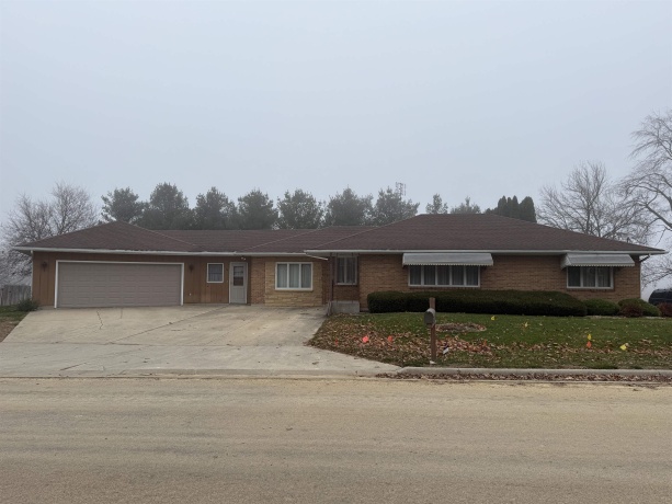 13 Stanton, SHANNON, Illinois 61078, 3 Bedrooms Bedrooms, ,1 BathroomBathrooms,House,For Sale,Stanton,202507511