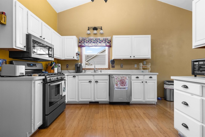 7801 HAWKS VIEW, MACHESNEY PARK, Illinois 61115, 3 Bedrooms Bedrooms, ,2 BathroomsBathrooms,House,For Sale,HAWKS VIEW,202506653