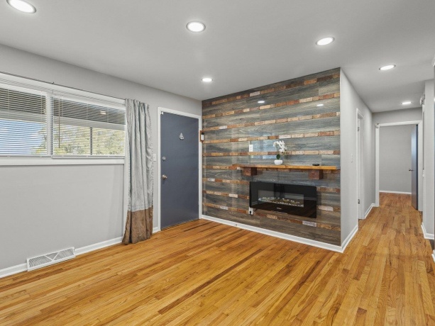 2205 Clover, ROCKFORD, Illinois 61102, 4 Bedrooms Bedrooms, ,2 BathroomsBathrooms,House,For Sale,Clover,202506103