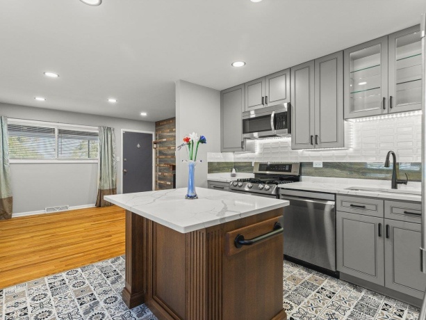 2205 Clover, ROCKFORD, Illinois 61102, 4 Bedrooms Bedrooms, ,2 BathroomsBathrooms,House,For Sale,Clover,202506103