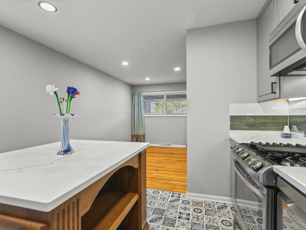 2205 Clover, ROCKFORD, Illinois 61102, 4 Bedrooms Bedrooms, ,2 BathroomsBathrooms,House,For Sale,Clover,202506103