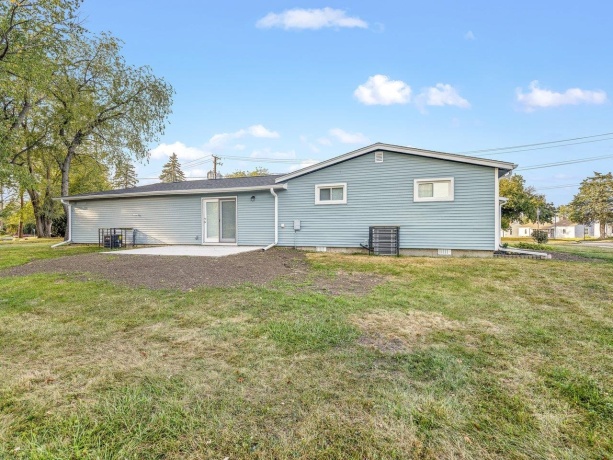 2205 Clover, ROCKFORD, Illinois 61102, 4 Bedrooms Bedrooms, ,2 BathroomsBathrooms,House,For Sale,Clover,202506103