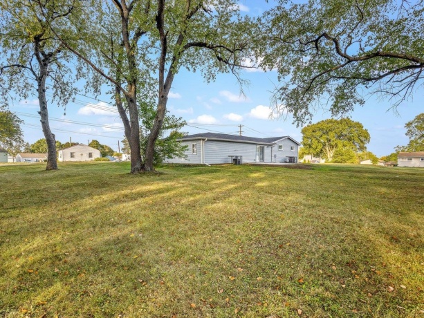 2205 Clover, ROCKFORD, Illinois 61102, 4 Bedrooms Bedrooms, ,2 BathroomsBathrooms,House,For Sale,Clover,202506103