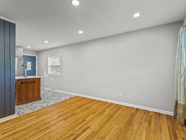 2205 Clover, ROCKFORD, Illinois 61102, 4 Bedrooms Bedrooms, ,2 BathroomsBathrooms,House,For Sale,Clover,202506103