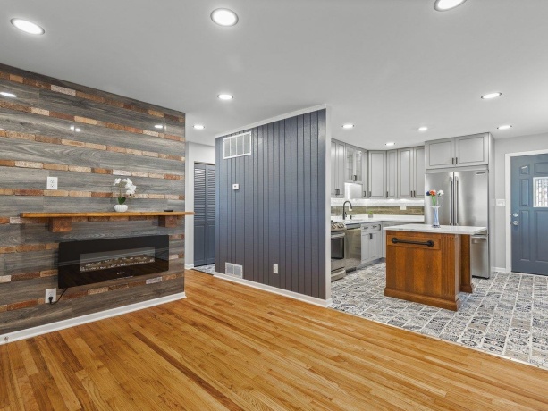 2205 Clover, ROCKFORD, Illinois 61102, 4 Bedrooms Bedrooms, ,2 BathroomsBathrooms,House,For Sale,Clover,202506103