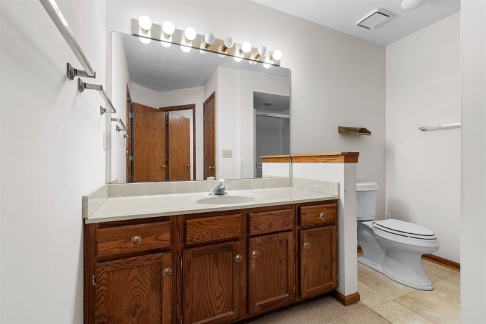 6644 North Point, ROCKFORD, Illinois 61108, 2 Bedrooms Bedrooms, ,2 BathroomsBathrooms,Condominium,For Sale,North Point,202507514