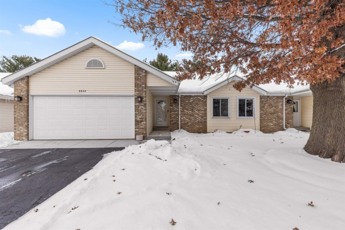 6644 North Point, ROCKFORD, Illinois 61108, 2 Bedrooms Bedrooms, ,2 BathroomsBathrooms,Condominium,For Sale,North Point,202507514