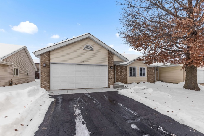 6644 North Point, ROCKFORD, Illinois 61108, 2 Bedrooms Bedrooms, ,2 BathroomsBathrooms,Condominium,For Sale,North Point,202507514