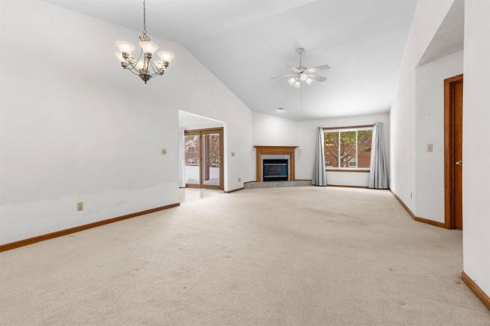 6644 North Point, ROCKFORD, Illinois 61108, 2 Bedrooms Bedrooms, ,2 BathroomsBathrooms,Condominium,For Sale,North Point,202507514