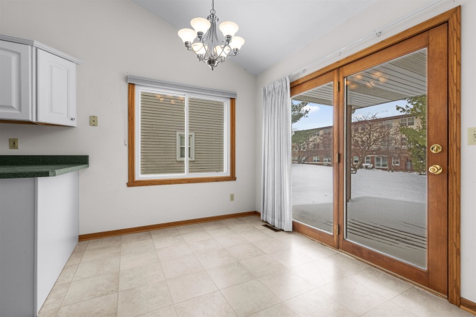 6644 North Point, ROCKFORD, Illinois 61108, 2 Bedrooms Bedrooms, ,2 BathroomsBathrooms,Condominium,For Sale,North Point,202507514