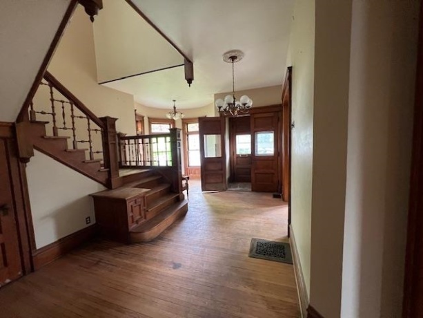 642 Stephenson, FREEPORT, Illinois 61032, 5 Bedrooms Bedrooms, ,2 BathroomsBathrooms,House,For Sale,Stephenson,202503196