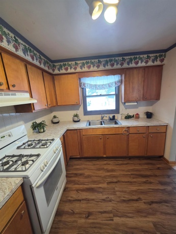 1841 Revere, FREEPORT, Illinois 61032, 3 Bedrooms Bedrooms, ,2 BathroomsBathrooms,House,For Sale,Revere,202507516