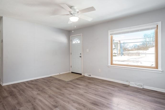 1620 PIERCE, ROCKFORD, Illinois 61103, 2 Bedrooms Bedrooms, ,1 BathroomBathrooms,House,For Sale,PIERCE,202507520