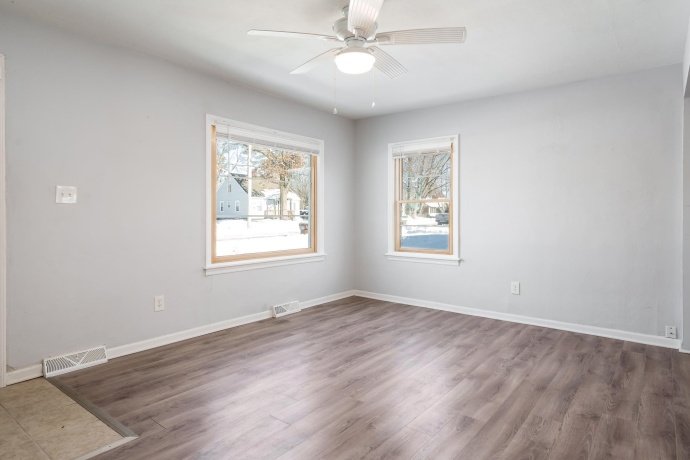 1620 PIERCE, ROCKFORD, Illinois 61103, 2 Bedrooms Bedrooms, ,1 BathroomBathrooms,House,For Sale,PIERCE,202507520