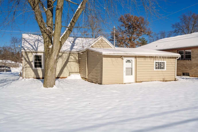 1620 PIERCE, ROCKFORD, Illinois 61103, 2 Bedrooms Bedrooms, ,1 BathroomBathrooms,House,For Sale,PIERCE,202507520