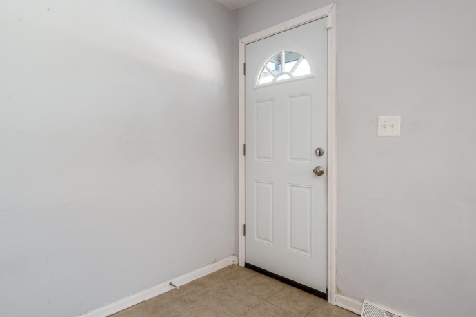 1620 PIERCE, ROCKFORD, Illinois 61103, 2 Bedrooms Bedrooms, ,1 BathroomBathrooms,House,For Sale,PIERCE,202507520