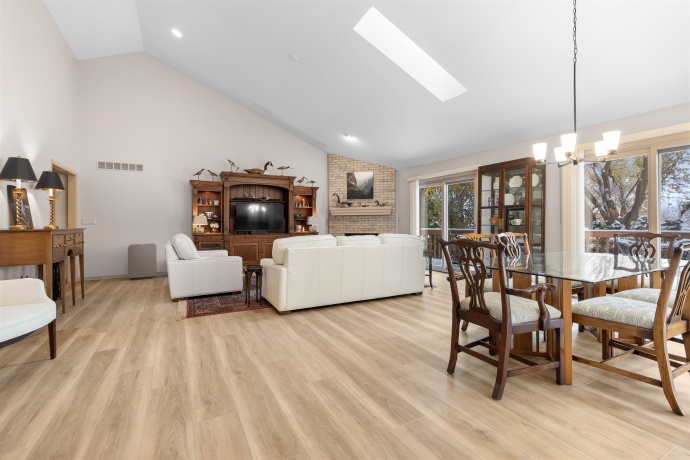 5933 HERITAGE, LOVES PARK, Illinois 61111, 2 Bedrooms Bedrooms, ,2 BathroomsBathrooms,Condominium,For Sale,HERITAGE,202507523