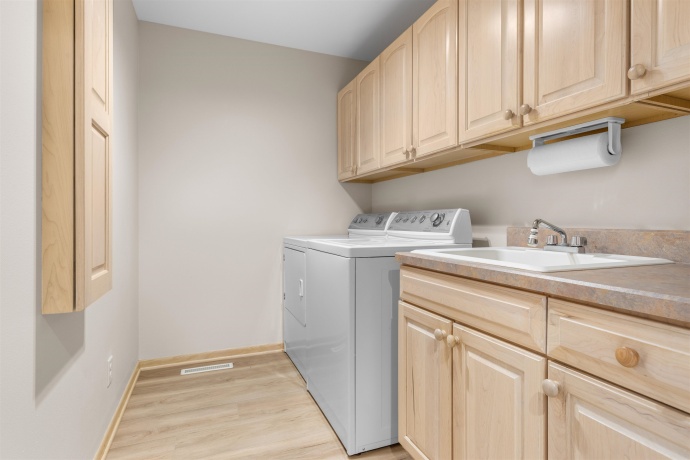 5933 HERITAGE, LOVES PARK, Illinois 61111, 2 Bedrooms Bedrooms, ,2 BathroomsBathrooms,Condominium,For Sale,HERITAGE,202507523