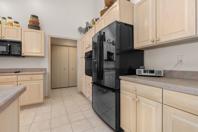 5933 HERITAGE, LOVES PARK, Illinois 61111, 2 Bedrooms Bedrooms, ,2 BathroomsBathrooms,Condominium,For Sale,HERITAGE,202507523