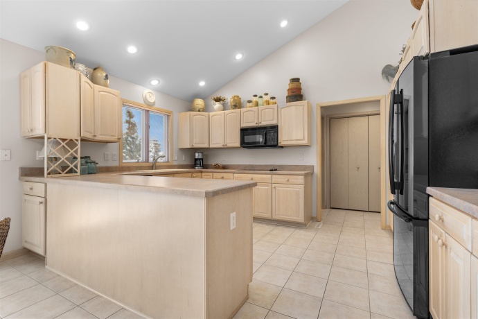 5933 HERITAGE, LOVES PARK, Illinois 61111, 2 Bedrooms Bedrooms, ,2 BathroomsBathrooms,Condominium,For Sale,HERITAGE,202507523