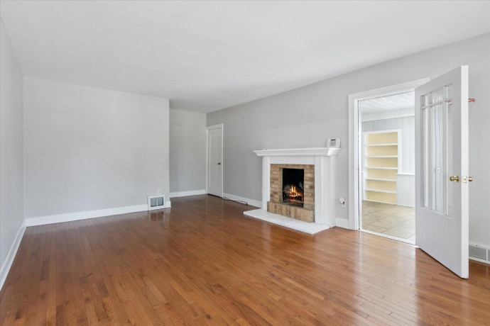 415 Logan, ROCKFORD, Illinois 61103, 3 Bedrooms Bedrooms, ,1 BathroomBathrooms,House,For Sale,Logan,202505806