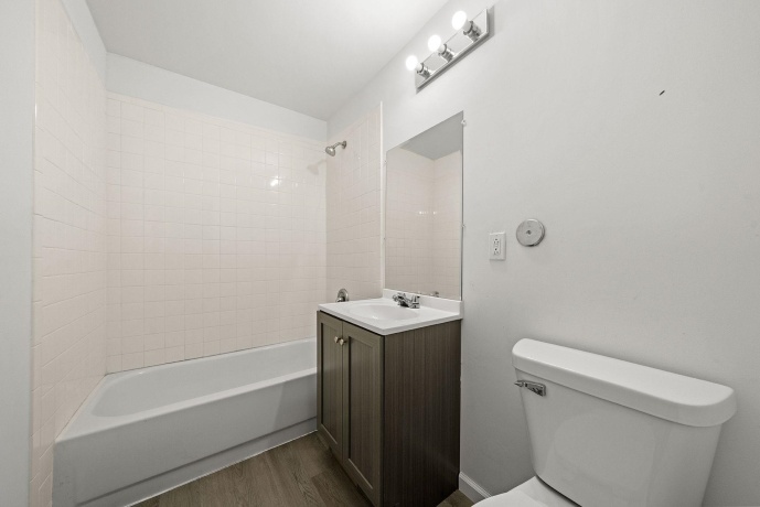 909-911 Ridge, ROCKFORD, Illinois 61103, ,5+ Units,For Sale,Ridge,202507527