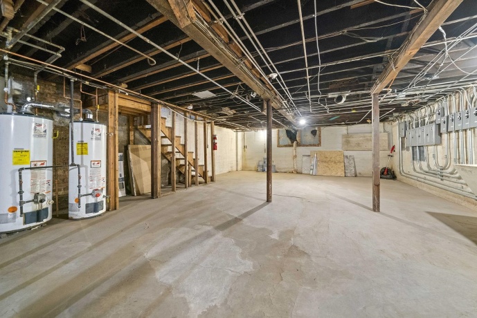 909-911 Ridge, ROCKFORD, Illinois 61103, ,5+ Units,For Sale,Ridge,202507527