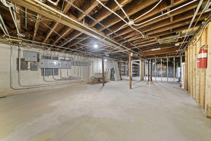 909-911 Ridge, ROCKFORD, Illinois 61103, ,5+ Units,For Sale,Ridge,202507527