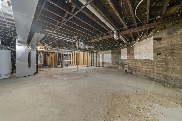 909-911 Ridge, ROCKFORD, Illinois 61103, ,5+ Units,For Sale,Ridge,202507527