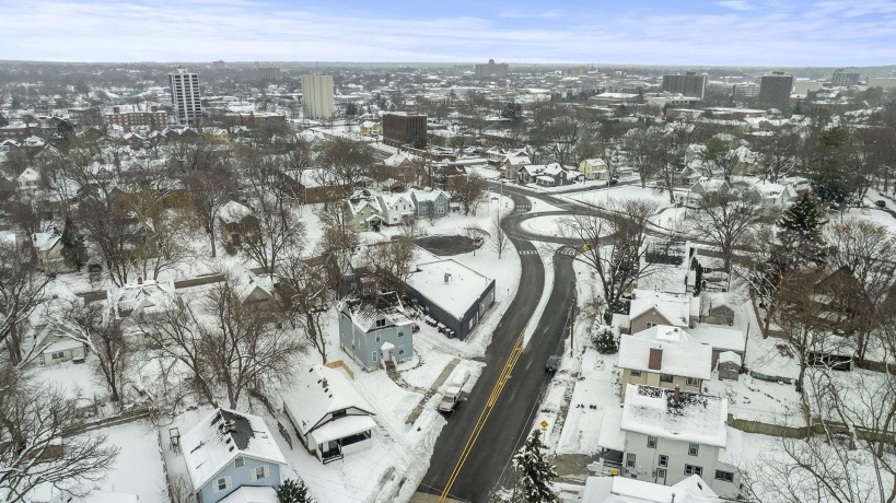 909-911 Ridge, ROCKFORD, Illinois 61103, ,5+ Units,For Sale,Ridge,202507527