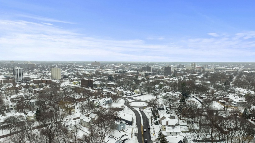 909-911 Ridge, ROCKFORD, Illinois 61103, ,5+ Units,For Sale,Ridge,202507527