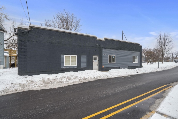 909-911 Ridge, ROCKFORD, Illinois 61103, ,5+ Units,For Sale,Ridge,202507527